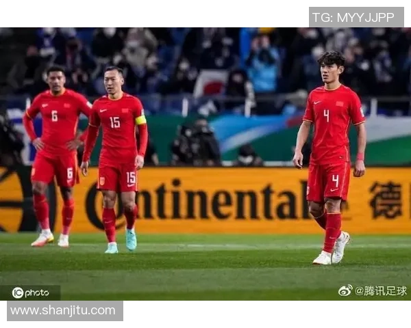 武汉足球队防反战术解析与战绩提升的深度探讨 武汉足球队防反战术解析与战绩提升的深度探讨